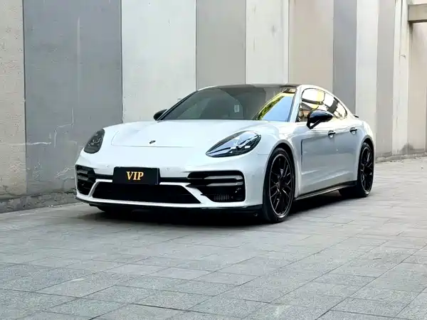 Porsche Panamera 2021