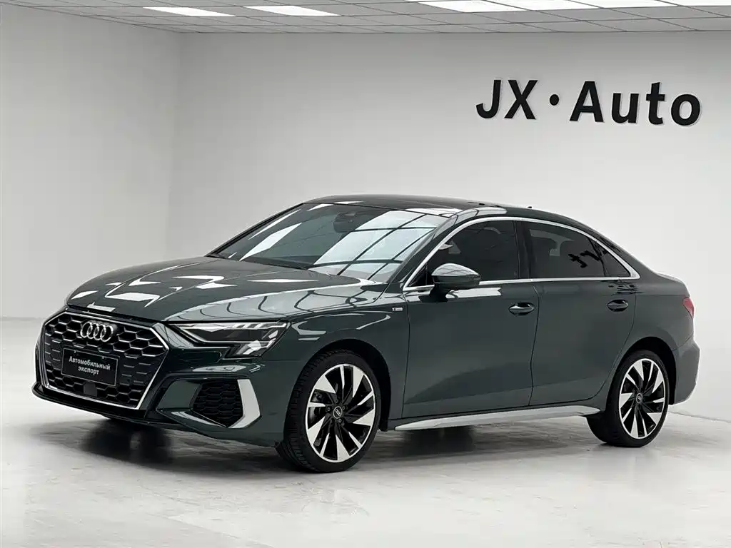 Audi A3 2023 — фото 1