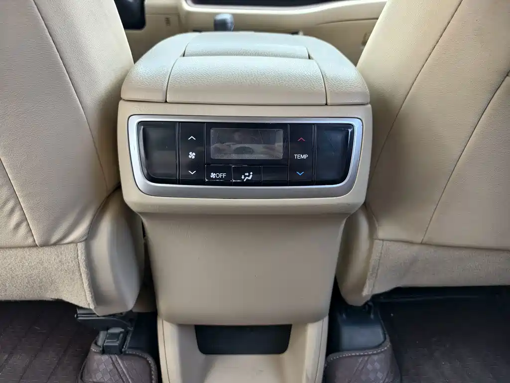 Toyota Highlander 2018 — фото 19