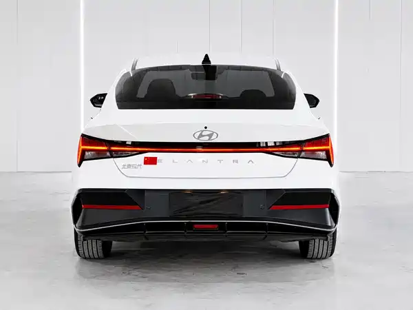 Hyundai Elantra 2023