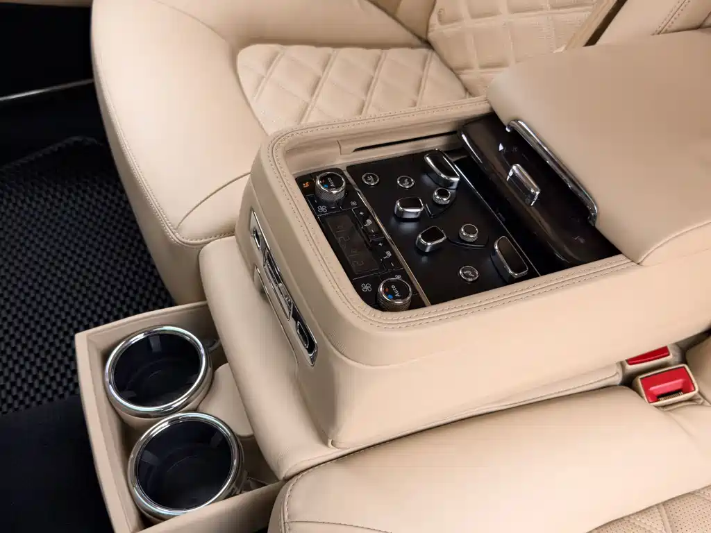 Bentley Mulsanne 2014 — фото 26