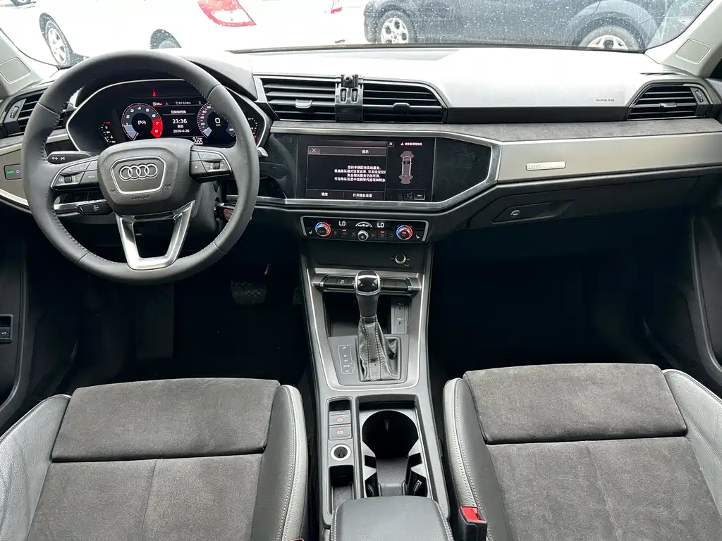 Audi Q3 2022 — фото 14