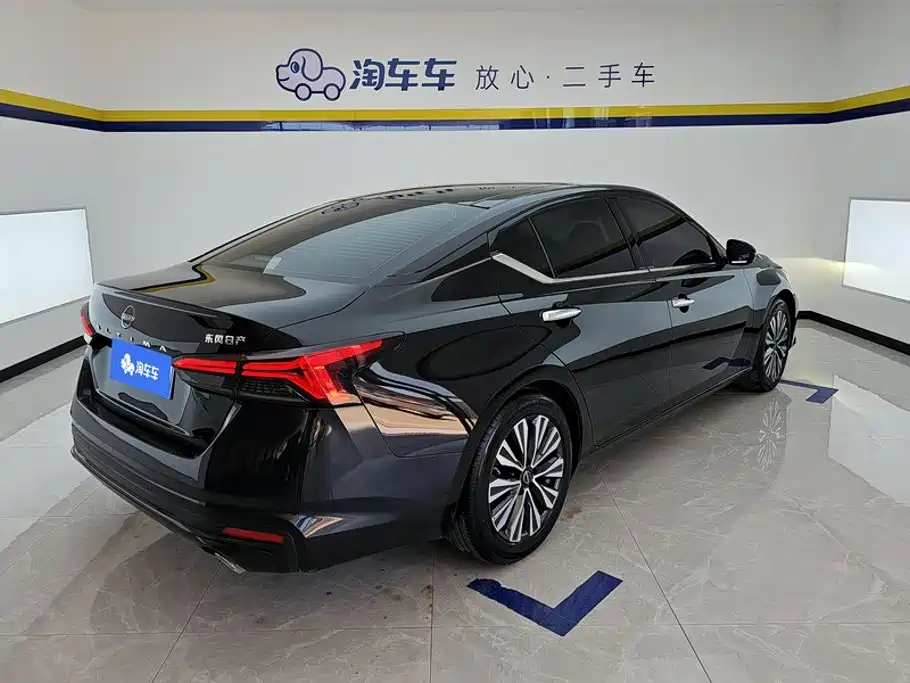 Nissan Teana 2024