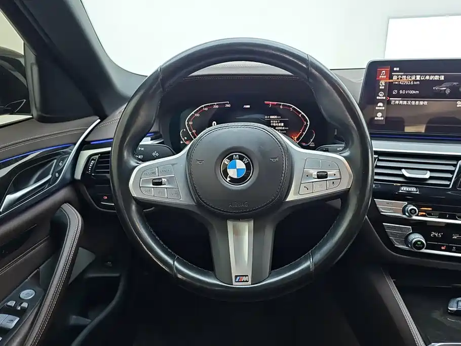 BMW 5 Series 2023 — фото 15