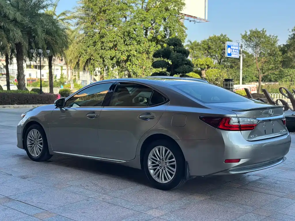 Lexus ES 2016 — фото 5