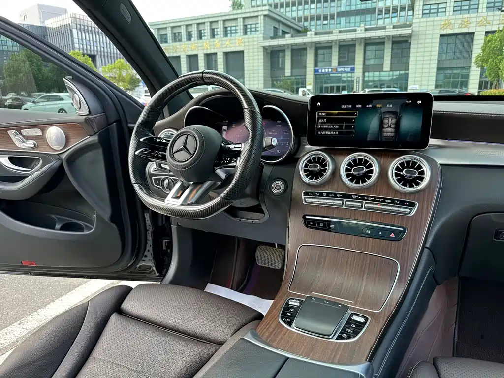 Mercedes-Benz GLC 2020 — фото 14