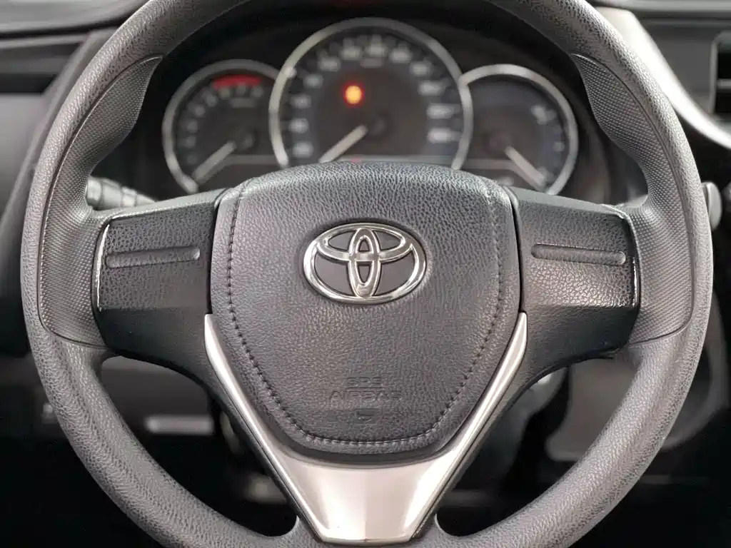 Toyota Corolla 2017 — фото 2