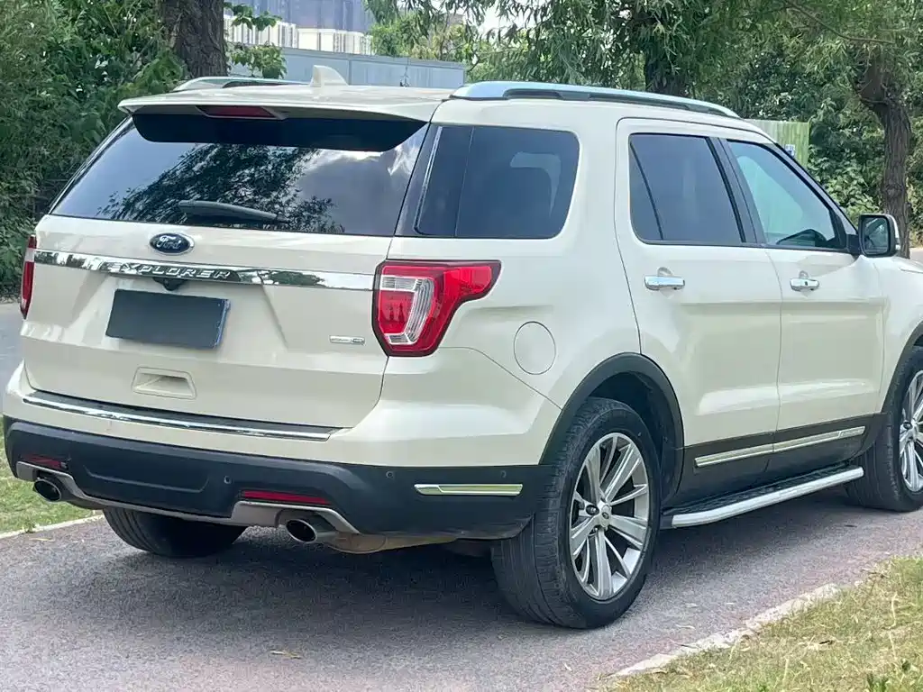 Ford Explorer 2019 — фото 7