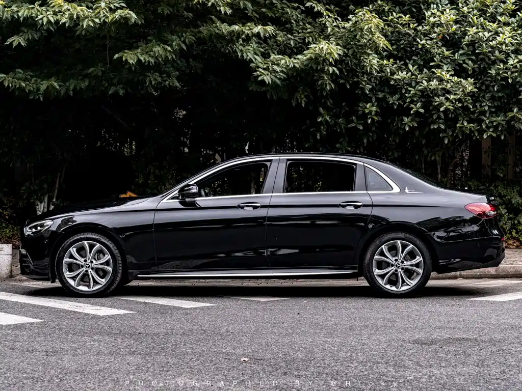 Mercedes-Benz E-Class 2022 — фото 2