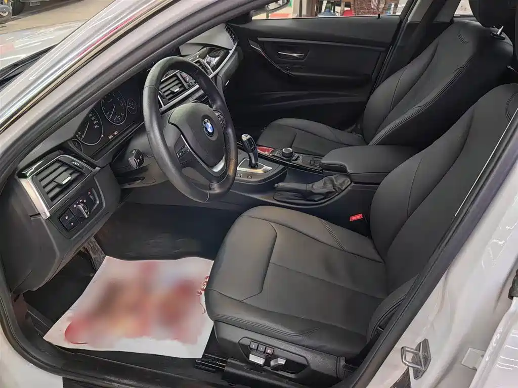 BMW 3 Series 2016 — фото 12