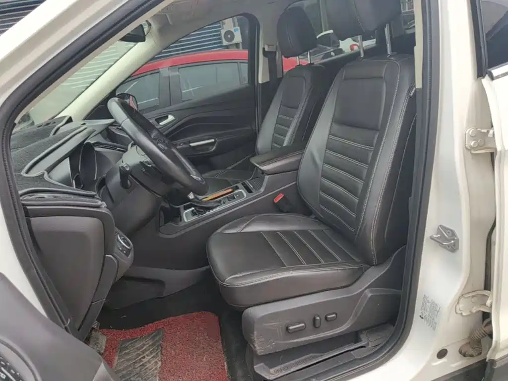 Ford Kuga 2017 — фото 15