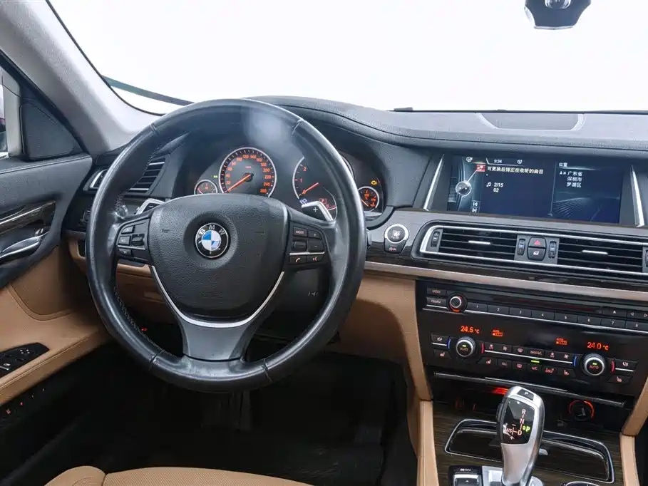 BMW 7 Series 2013 — фото 8