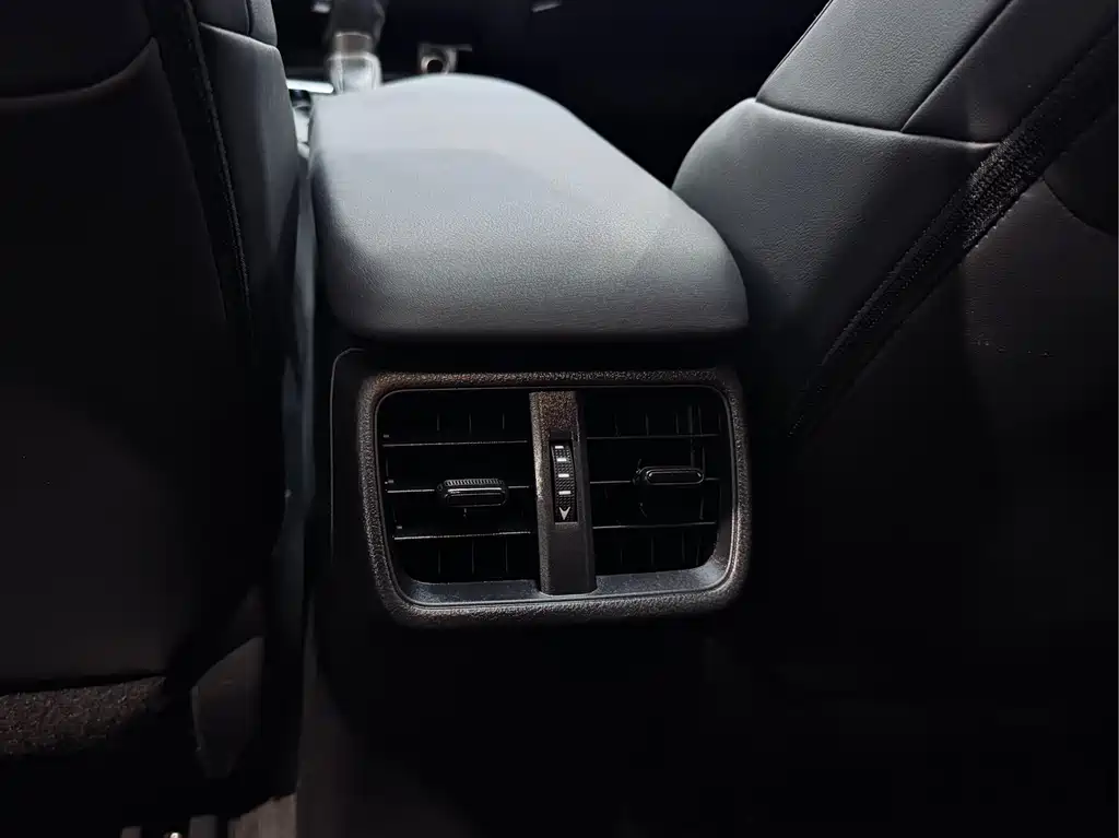 Lexus UX 2021 — фото 17
