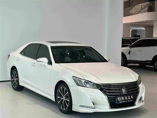 Toyota Crown 2019