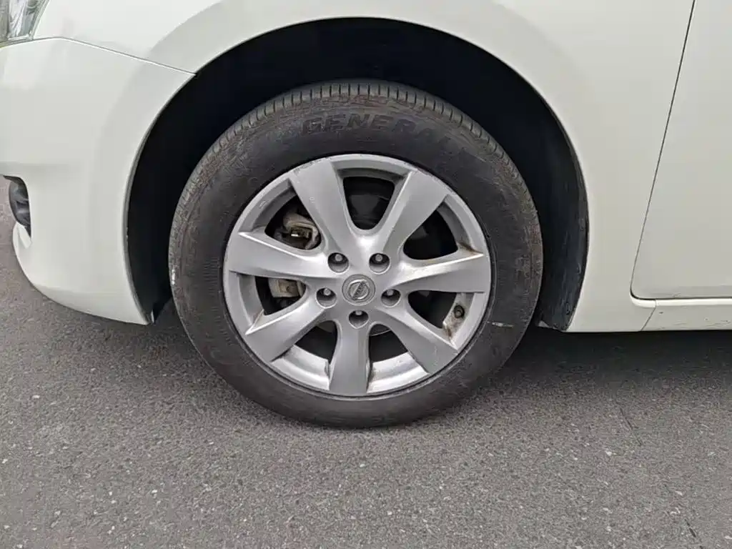 Nissan Tiida 2016 — фото 23