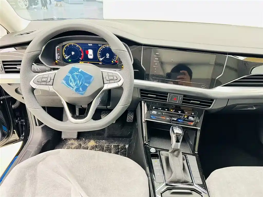 Volkswagen Passat — фото 15