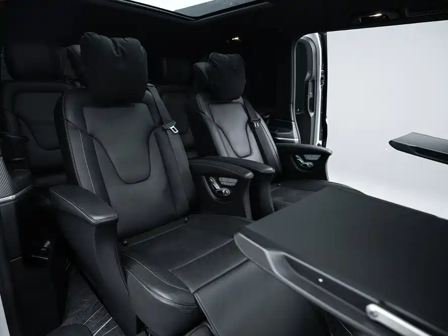 Mercedes-Benz V-Class 2019 — фото 15