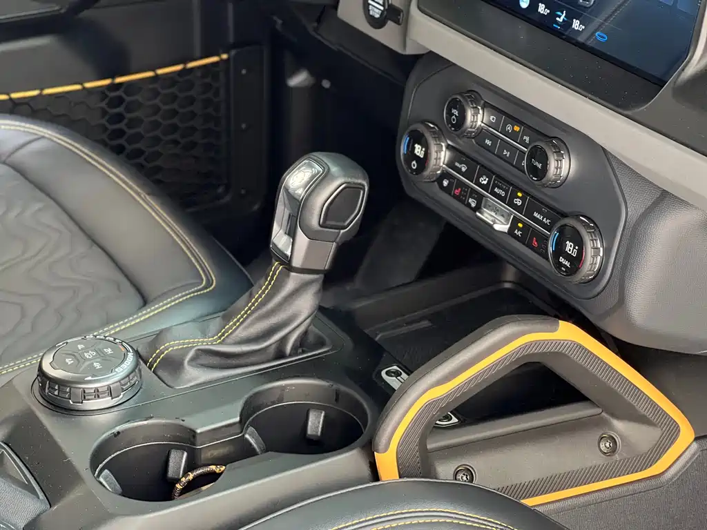 Ford Bronco 2025 — фото 13