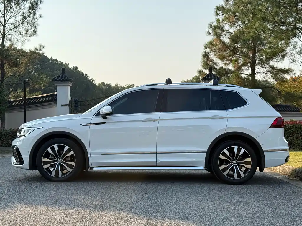 Volkswagen Tiguan L 2022