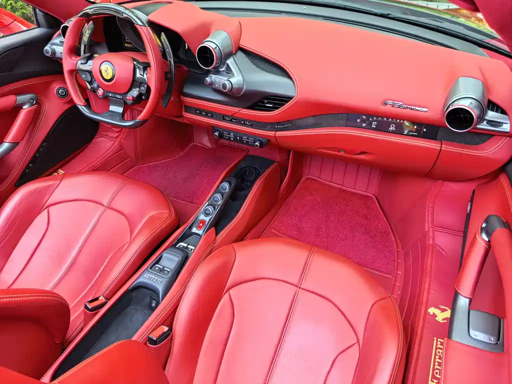 Ferrari F8 2021 — фото 31