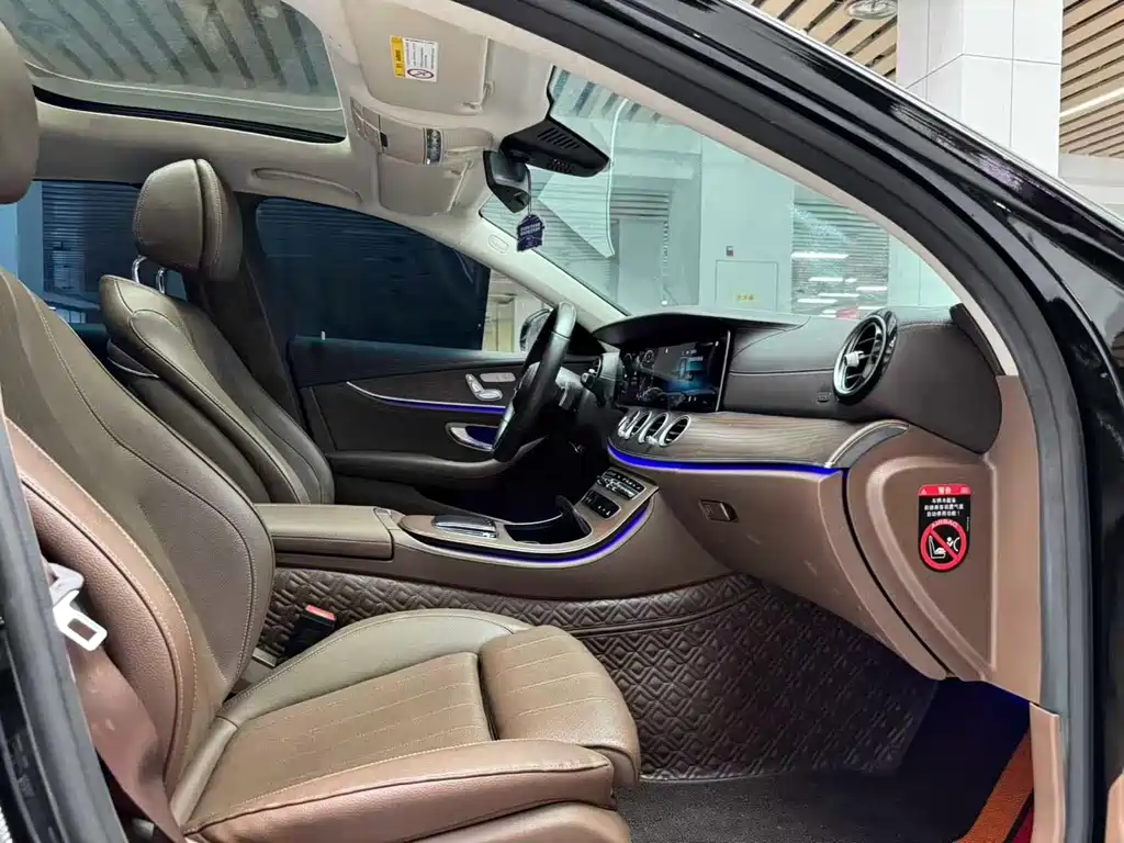 Mercedes-Benz E-Class 2023 — фото 15