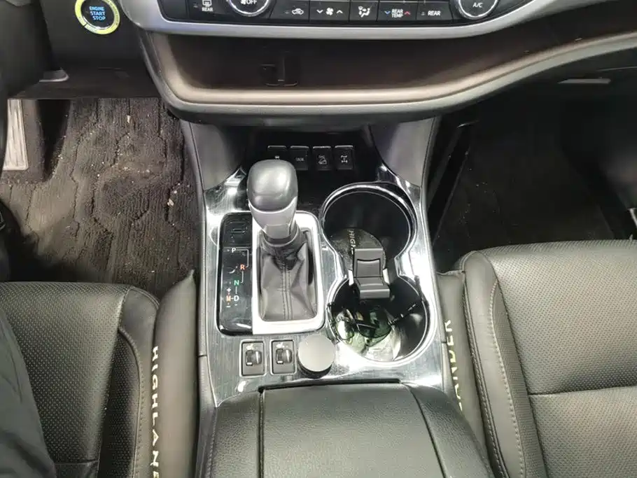 Toyota Highlander 2018 — фото 16