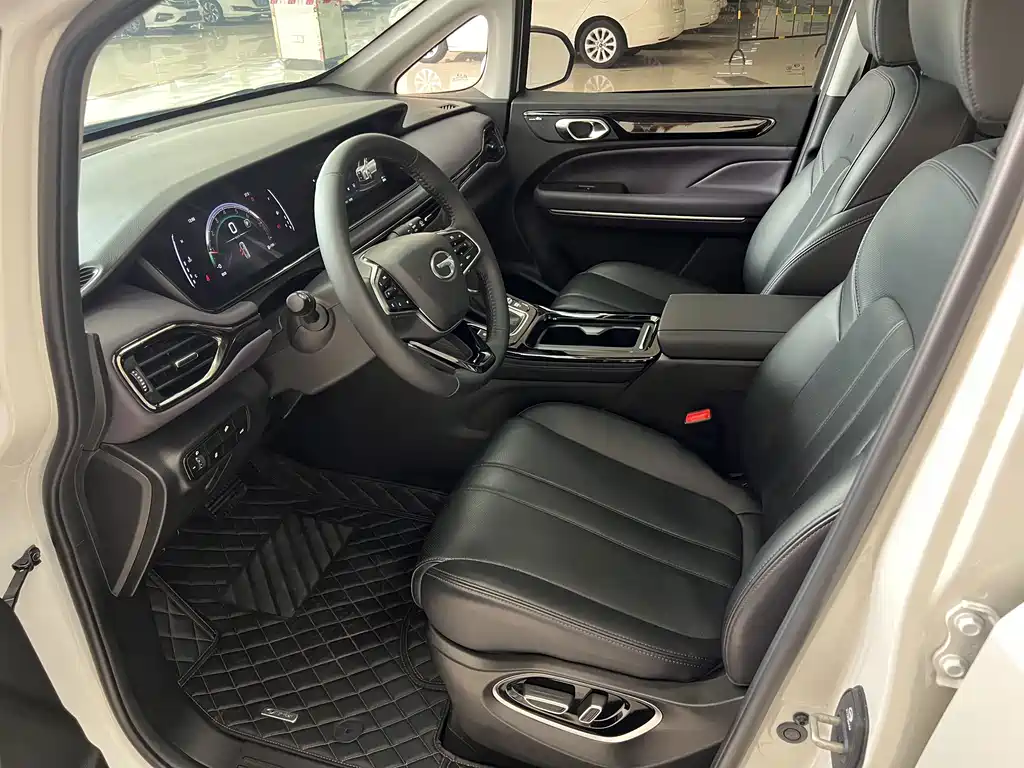 GAC Trumpchi M6 2025 — фото 5