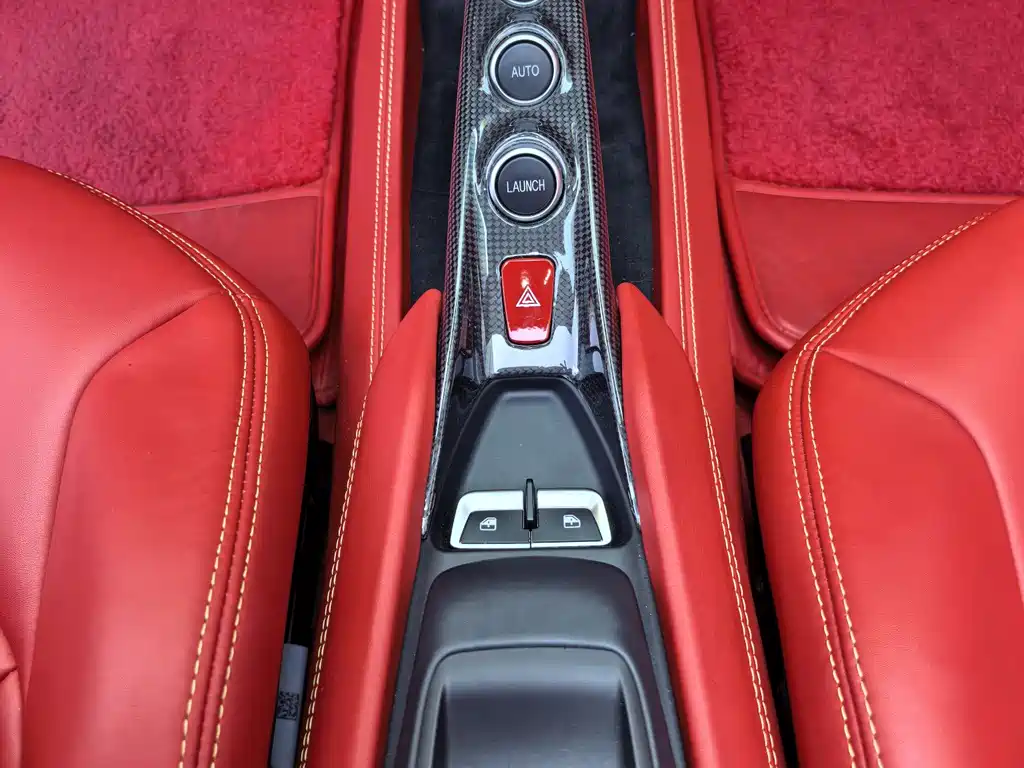 Ferrari F8 2021 — фото 19