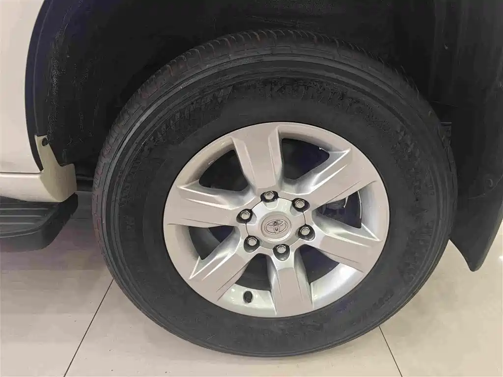 Toyota Prado 2017 — фото 16