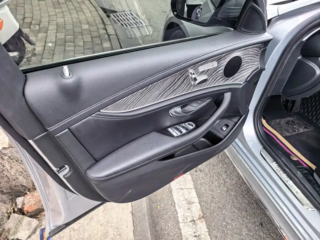 Mercedes-Benz E-Class 2022 — фото 6