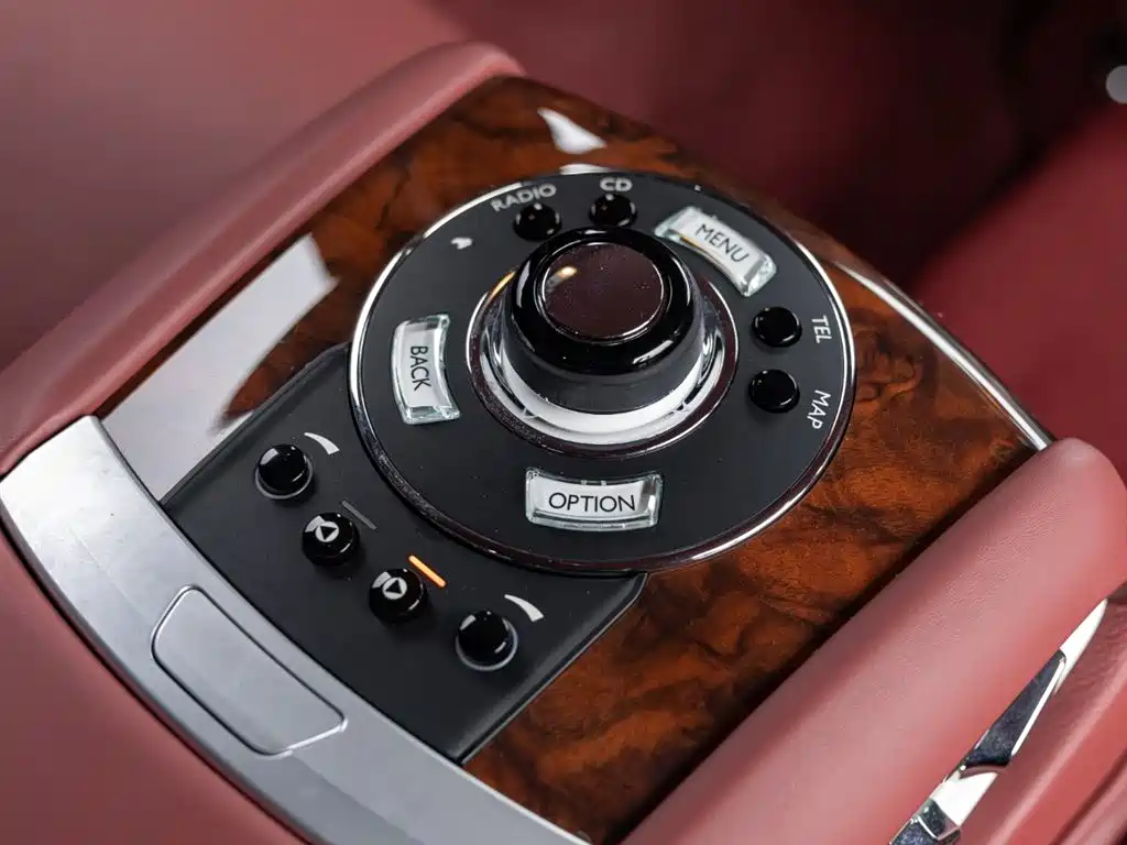 Rolls-Royce Ghost 2013 — фото 25