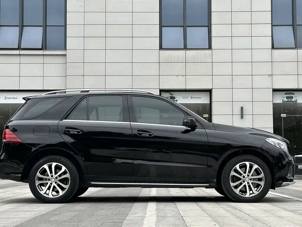 Mercedes-Benz GLE 2015 — фото 7