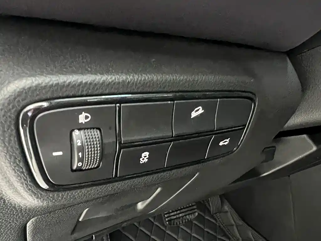 GAC Trumpchi M6 2025 — фото 16