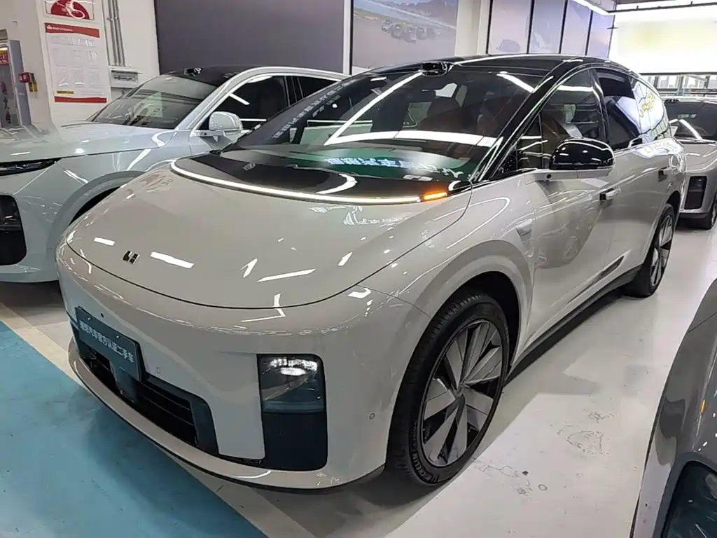 Li Auto i8 2025 — фото 2