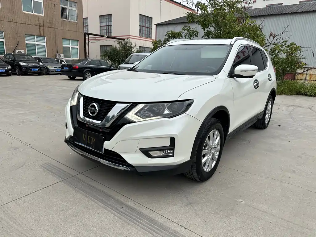 Nissan X-Trail 2018 — фото 1