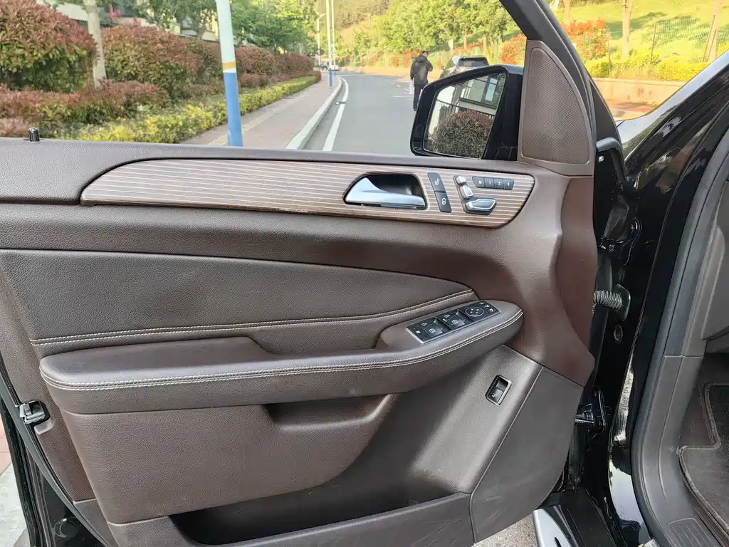 Mercedes-Benz GLE 2018 — фото 21