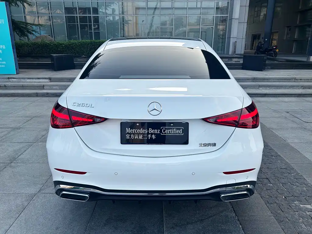 Mercedes-Benz C-Class 2025 — фото 4