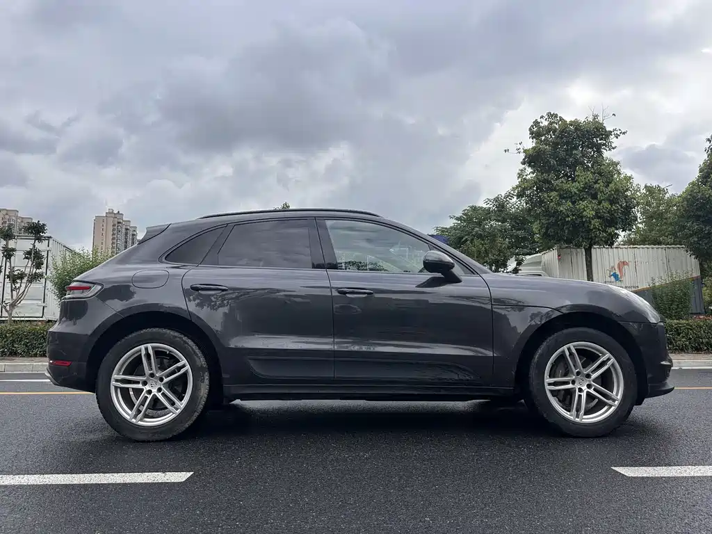 Porsche Macan 2019 — фото 11