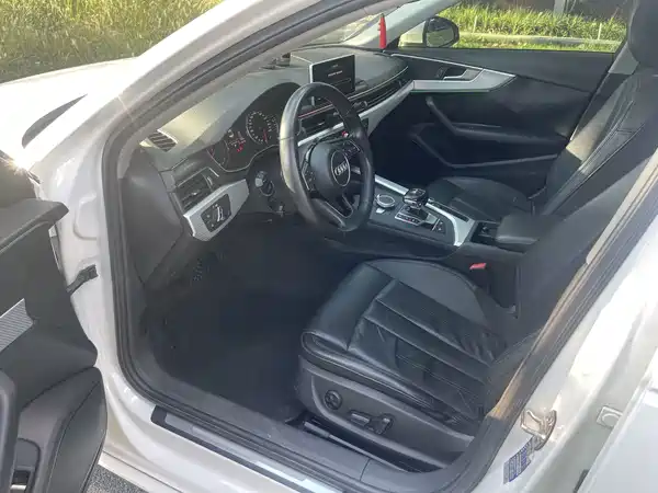 Audi A4L 2017