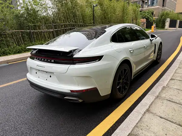 Porsche Panamera 2024