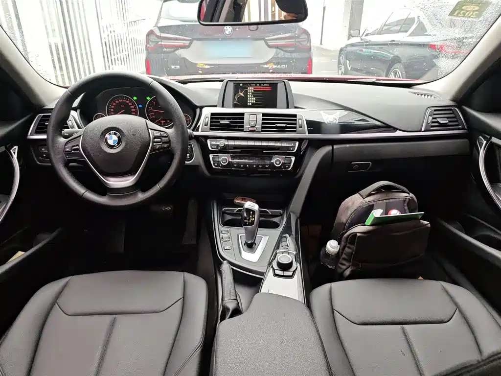 BMW 3 Series 2017 — фото 10