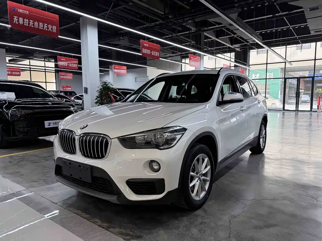 BMW X1 2019 — фото 1