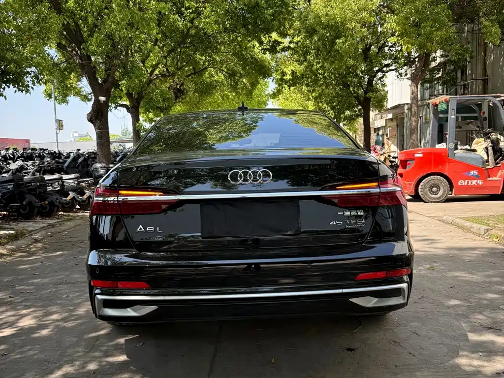 Audi A6L 2025
