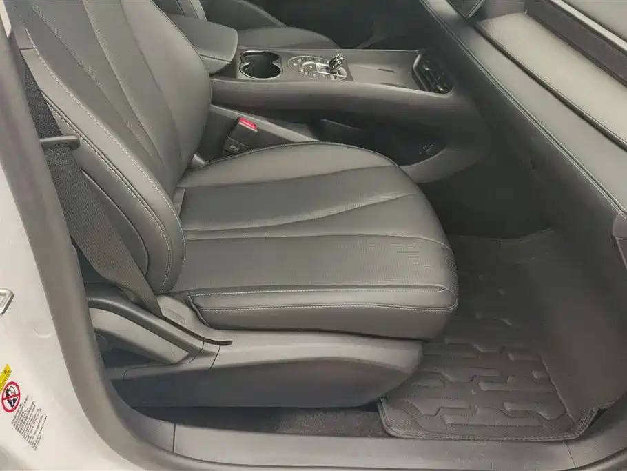 BYD Seal 05 DM-i 2025 — фото 8