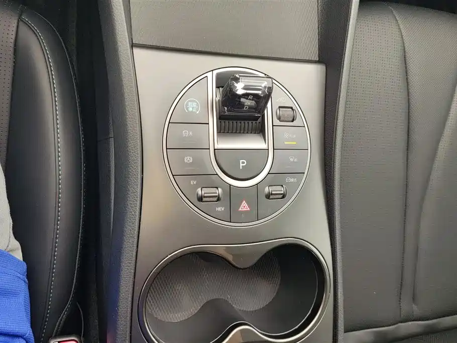 BYD Seal 05 DM-i 2025 — фото 16