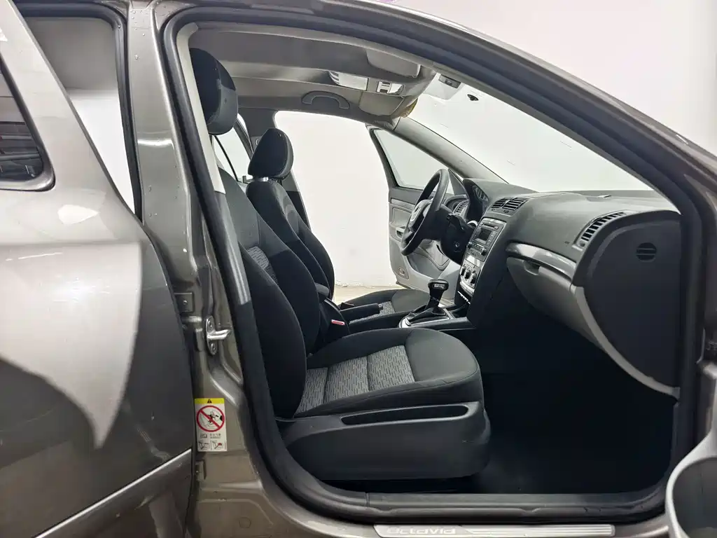 Skoda Octavia 2013 — фото 13