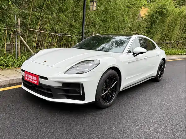 Porsche Panamera 2024