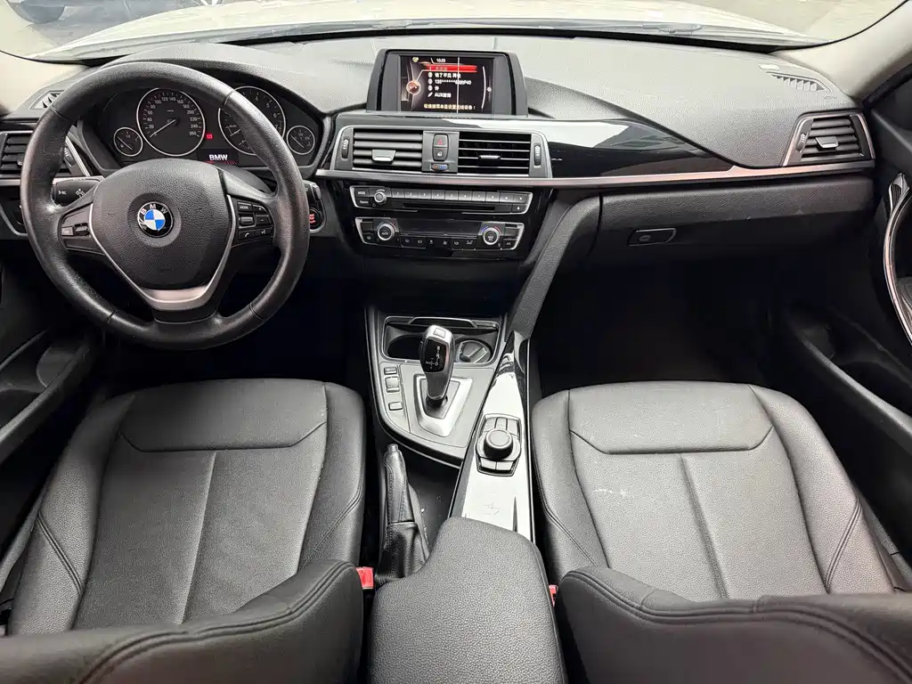 BMW 3 Series 2016 — фото 4