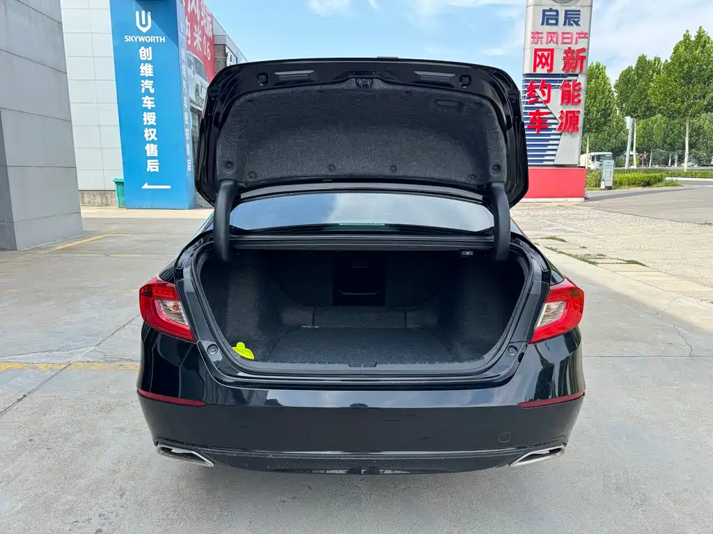 Honda Accord 2019 — фото 11