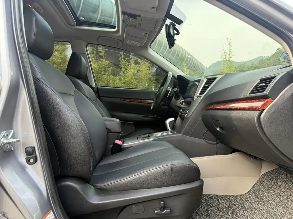 Subaru Outback 2010 — фото 16